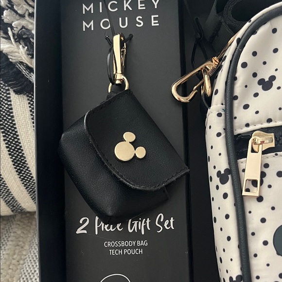 Disney Mickey Mouse Polka Dot crossbody 2 piece gift set - Picture 2 of 5